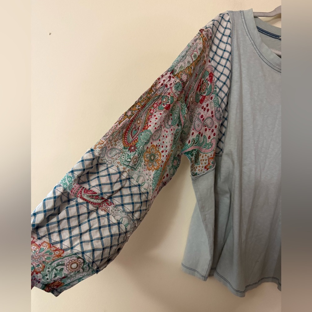 Easel Light Blue Patchwork Sleeve Long Sleeve Top… - image 2